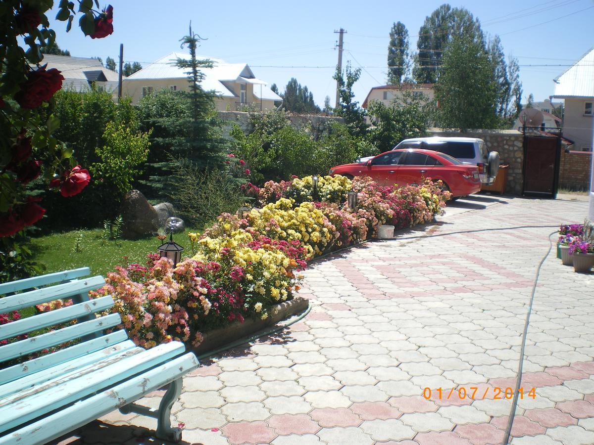 Prestige Guest House Чолпон-Ата Екстер'єр фото